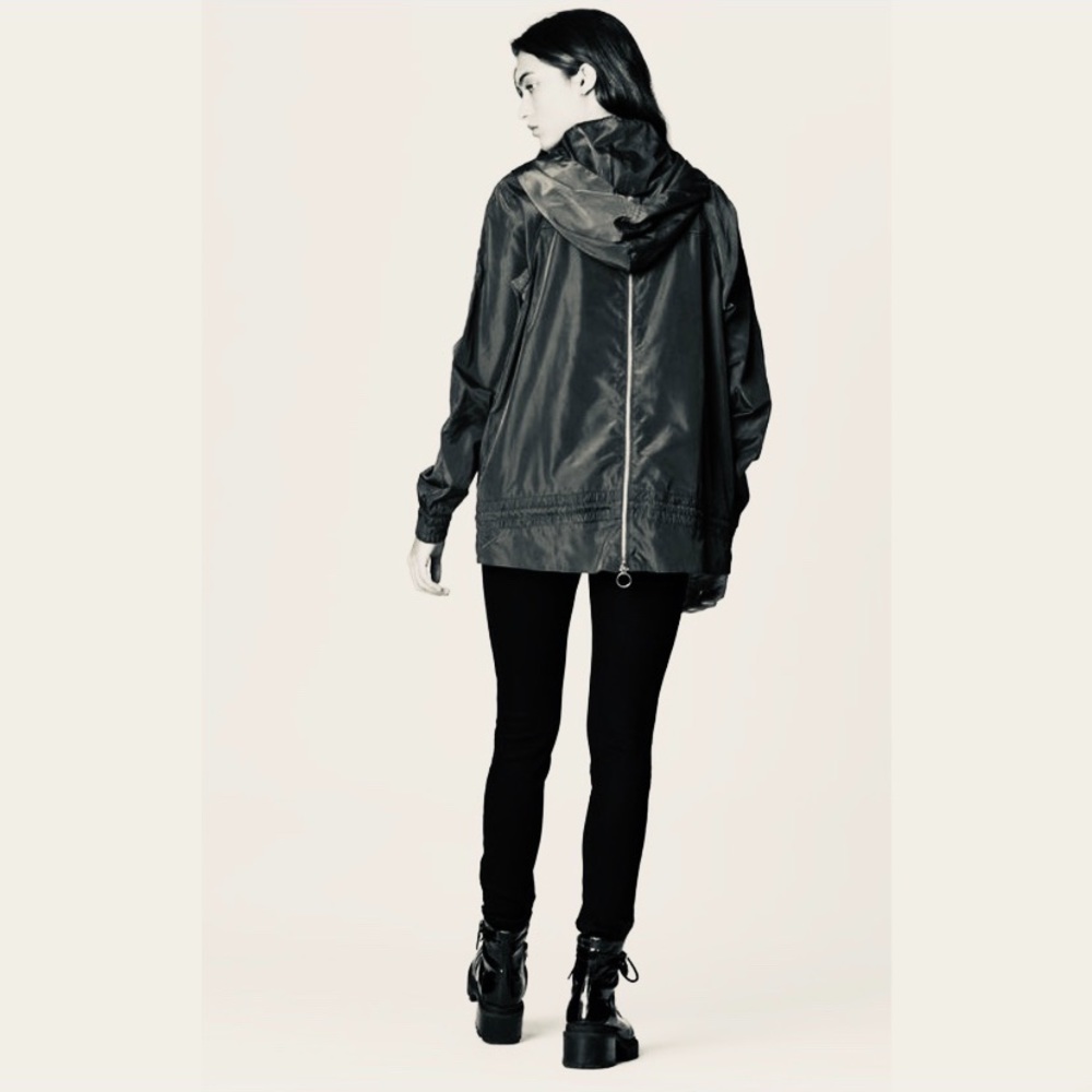 NWT LF carmar seek the label windbreaker small